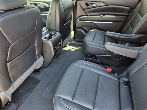 Certified 2025 Chevrolet Traverse LT FWD image 20