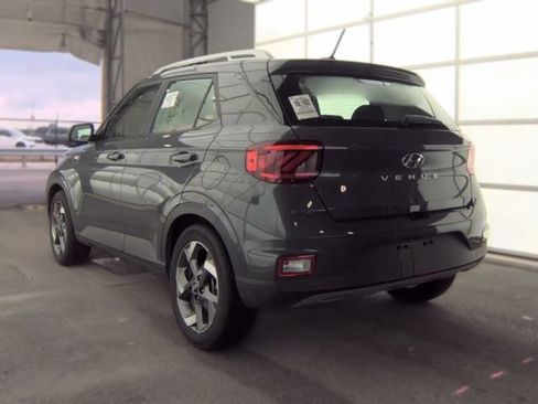 Used 2025 Hyundai Venue SEL FWD image 7