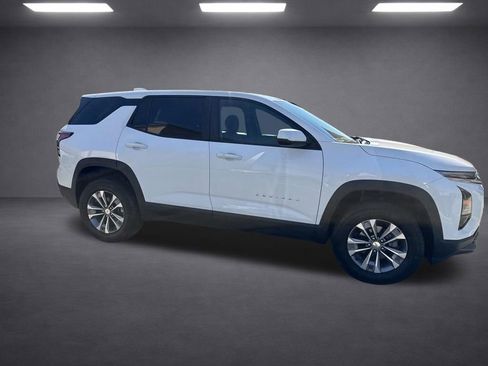 Used 2026 Chevrolet Equinox LT FWD image 9