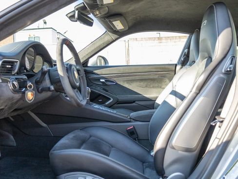 Used 2018 Porsche 911 GT3 RWD image 45