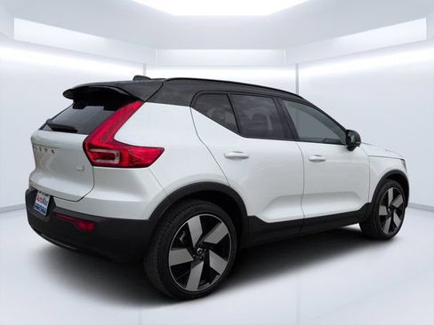 Used 2024 Volvo XC40 Recharge Plus w/ Protection Package Premier RWD image 3