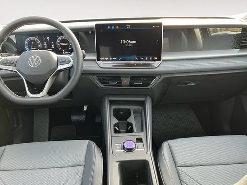 Used 2026 Volkswagen Tiguan SE w/ Panoramic Sunroof Package AWD/4WD image 14