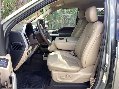 Used 2019 Ford F150 Lariat image 22