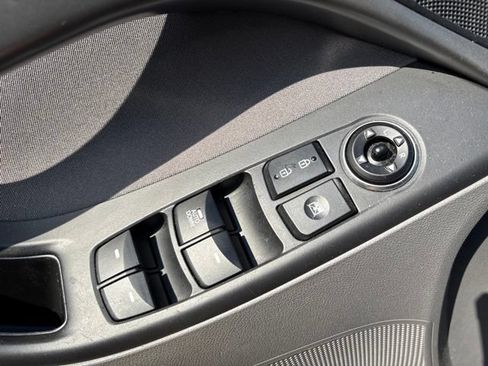Used 2014 Hyundai Elantra SE w/ Option Group 02 FWD image 9