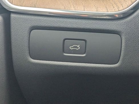 New 2026 Volvo XC60 B5 Plus w/ Protection Package Premier image 31