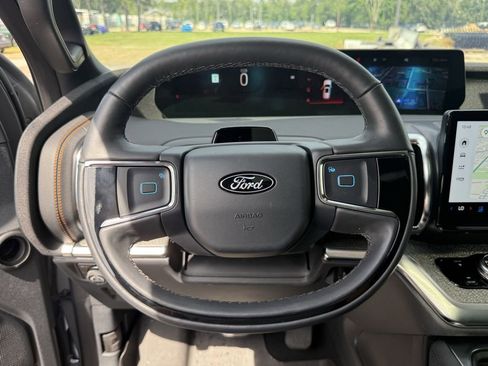 Used 2025 Ford Expedition Tremor AWD/4WD image 14