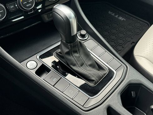 Used 2021 Volkswagen Jetta R-Line image 19