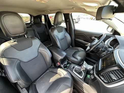 Used 2018 Jeep Cherokee Latitude Plus image 8