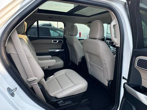 Used 2023 Ford Explorer XLT w/ Equipment Group 202A AWD/4WD image 13