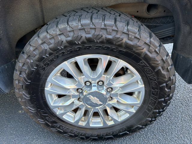 Used 2022 Chevrolet Silverado 2500 High Country AWD/4WD image 19