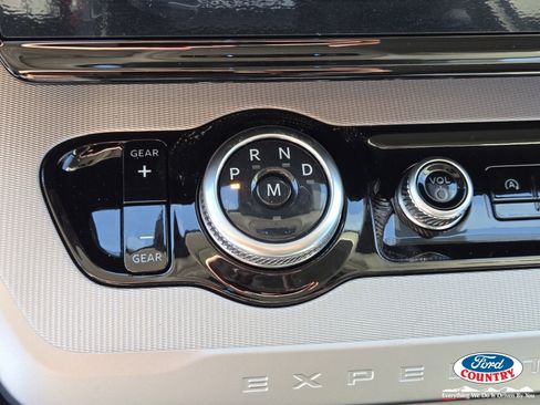 New 2026 Ford Expedition Active image 15