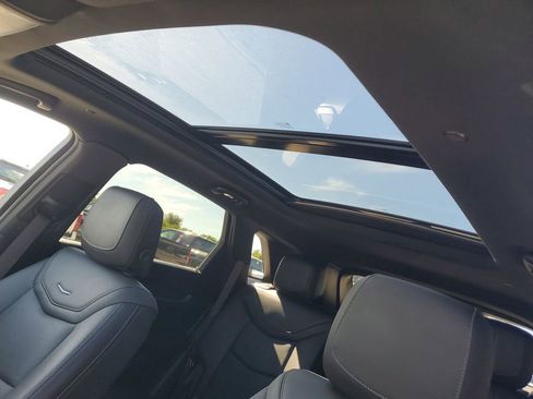 Used 2025 Cadillac XT5 Premium Luxury image 30