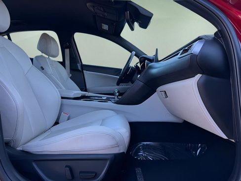 Used 2023 Genesis G70 2.0T image 14