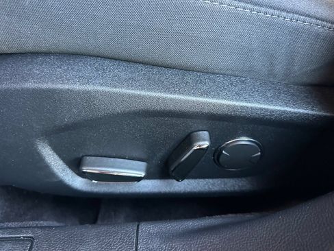 Used 2020 Ford Fusion SE FWD image 15