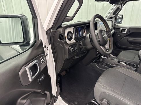 Used 2024 Jeep Wrangler Sport S image 18