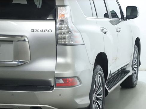 Used 2021 Lexus GX 460 Luxury w/ Accessory Package AWD/4WD image 47