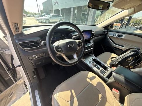 Used 2021 Ford Explorer Limited w/ Equipment Group 301A RWD image 13