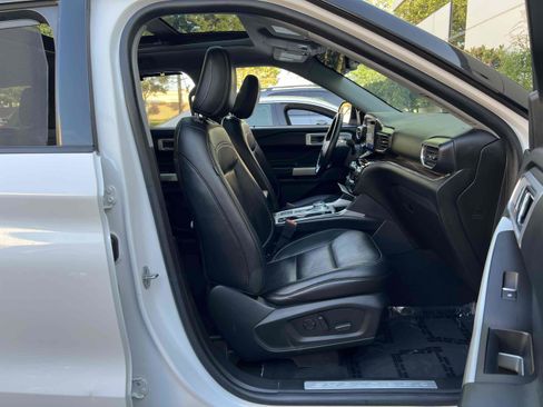 Used 2021 Ford Explorer Limited w/ Equipment Group 301A image 31
