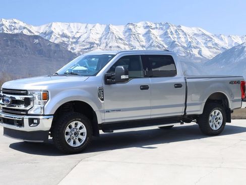 Used 2022 Ford F250 XLT w/ XLT Value Package AWD/4WD image 2