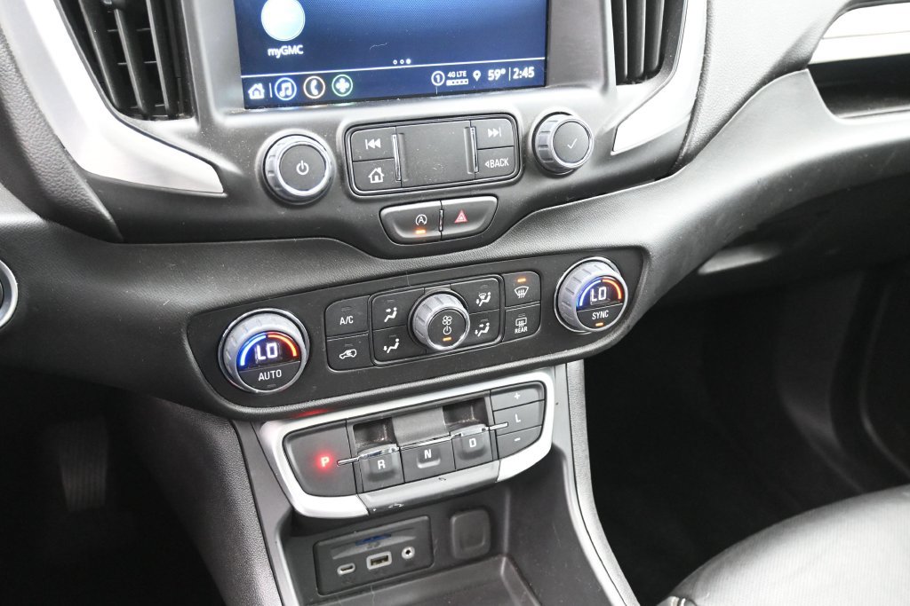 Used 2024 GMC Terrain SLT w/ Elevation Edition AWD/4WD image 17