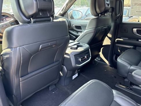 New 2027 Ford Expedition Platinum w/ Stealth Appearance Package AWD/4WD image 16