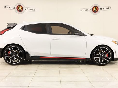 Used 2020 Hyundai Veloster N w/ Performance Package image 2