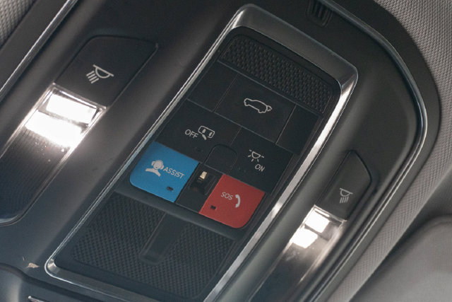 Used 2023 Jeep Grand Cherokee Limited AWD/4WD image 29