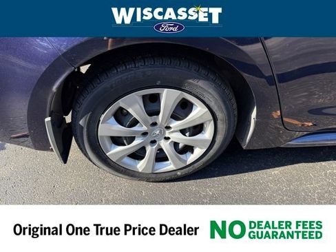 Used 2024 Toyota Corolla LE image 20