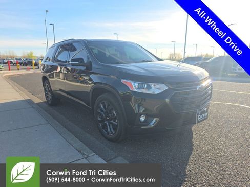 Used 2021 Chevrolet Traverse RS image 1