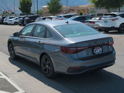 New 2025 Volkswagen Jetta SE image 8