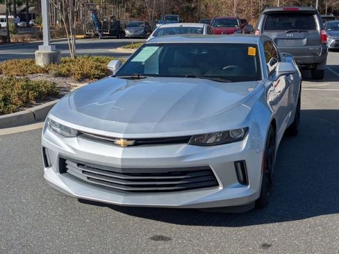 Used 2018 Chevrolet Camaro LT image 8