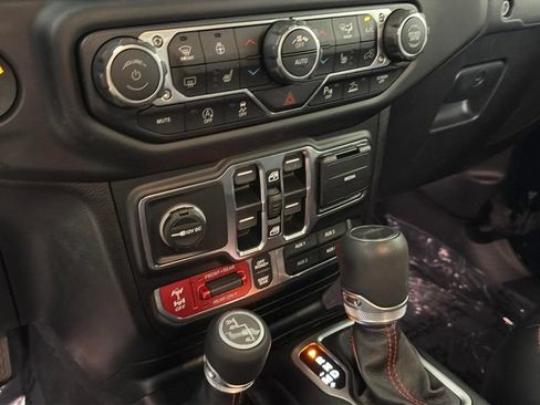 Used 2020 Jeep Gladiator Rubicon AWD/4WD image 22