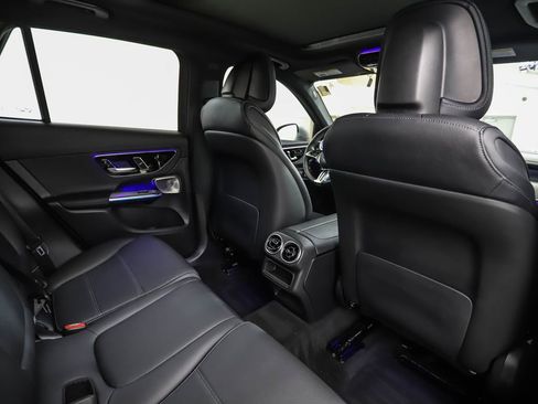 Used 2025 Mercedes-Benz GLC 350e 4MATIC image 25