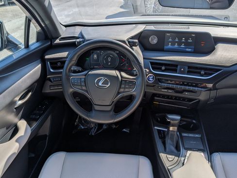 Used 2020 Lexus UX 250h w/ Premium Package image 17