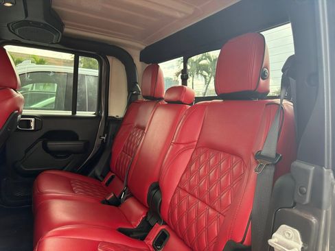 Used 2022 Jeep Gladiator Rubicon AWD/4WD image 7
