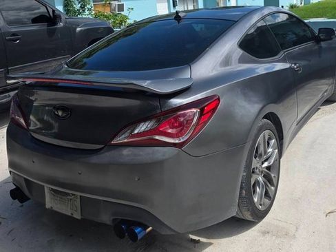 Used 2016 Hyundai Genesis Coupe 3.8 image 2