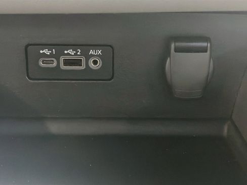 Used 2025 Nissan Altima 2.5 SV FWD image 25