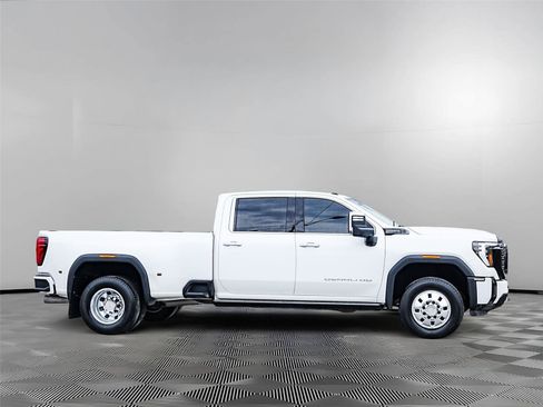 Used 2025 GMC Sierra 3500 Denali Ultimate AWD/4WD image 3