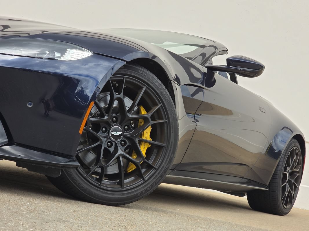 Used 2021 Aston Martin V8 Vantage Roadster RWD image 8