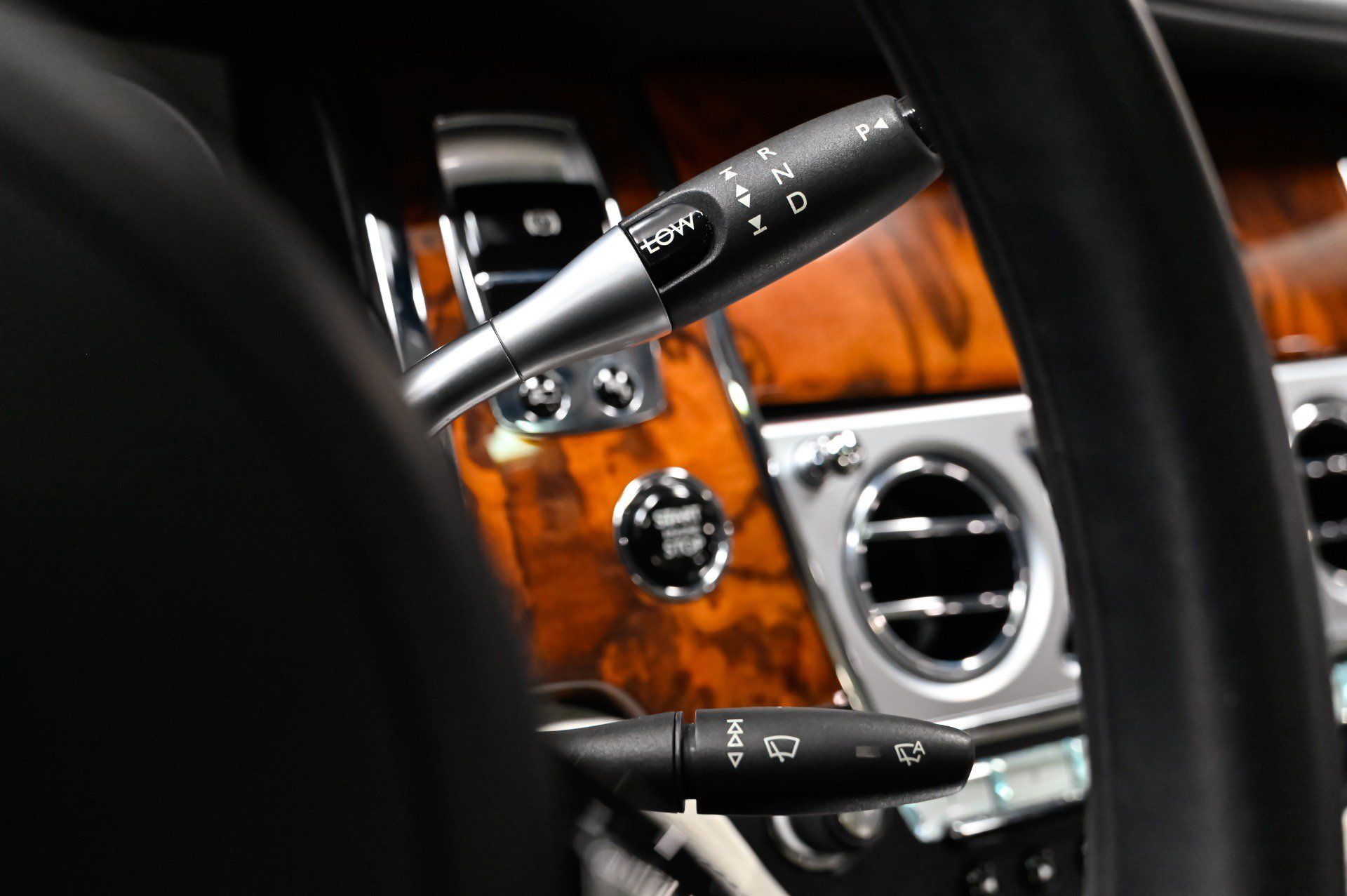 Used 2012 Rolls-Royce Ghost RWD image 19