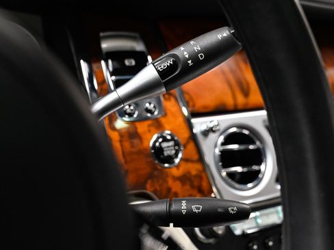 Used 2012 Rolls-Royce Ghost RWD image 19