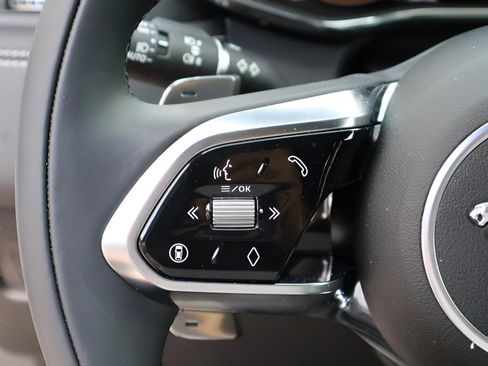 Used 2026 Jaguar F-PACE R-Dynamic S AWD/4WD image 32