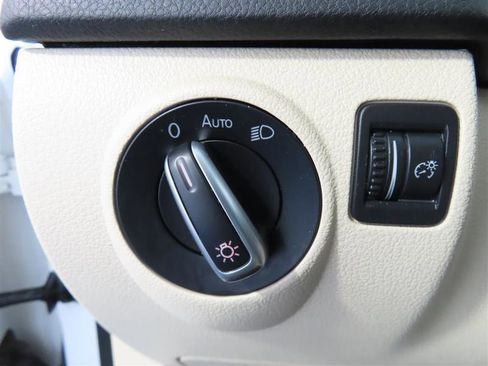 Used 2017 Volkswagen Tiguan S FWD image 18