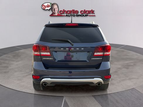 Used 2017 Dodge Journey Crossroad FWD image 4