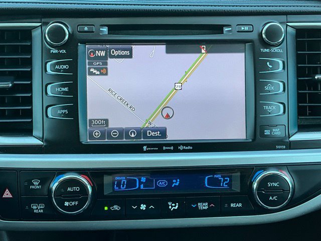 Used 2016 Toyota Highlander XLE AWD/4WD image 14