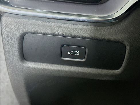 Used 2024 Volvo S60 B5 Core image 17