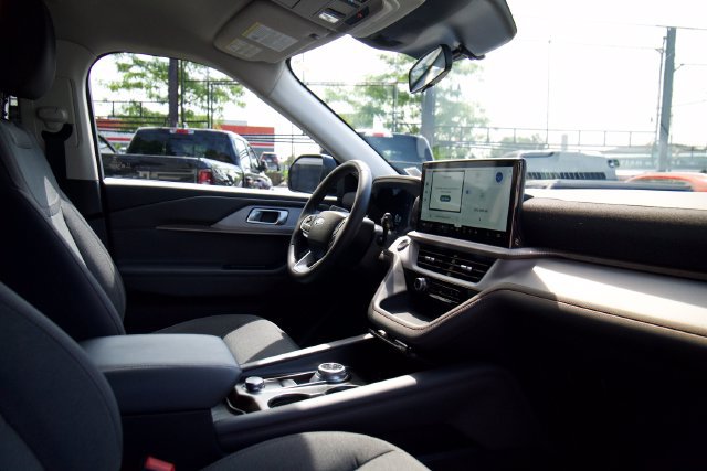 Certified 2025 Ford Explorer Active AWD/4WD image 27