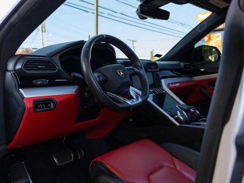 Used 2019 Lamborghini Urus image 44