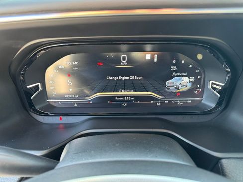 Used 2022 GMC Yukon Denali w/ Denali Premium Package image 23