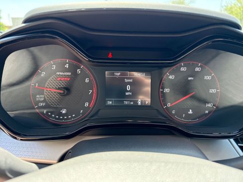 Used 2025 Chevrolet Trax RS FWD image 17